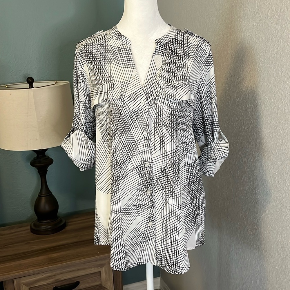 Calvin Klein Black/White Roll Tab Blouse Size Small